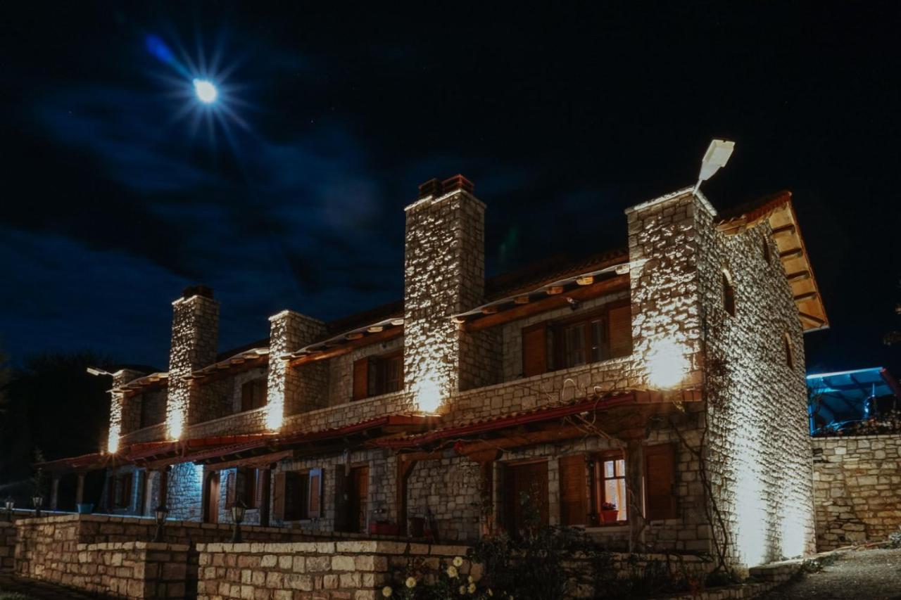 Mezonetes Helmos Apartment Ano Lousoi Bagian luar foto