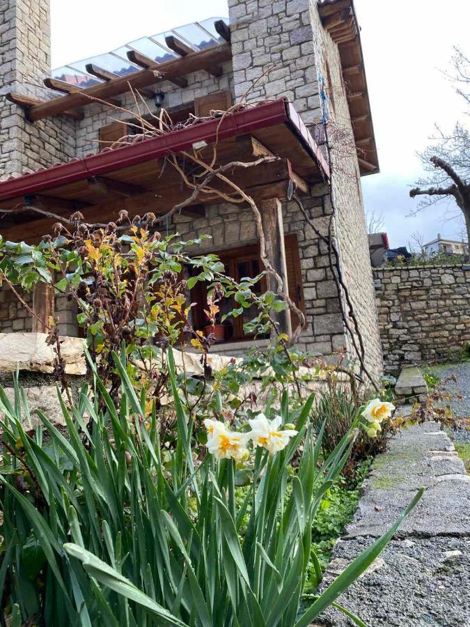 Mezonetes Helmos Apartment Ano Lousoi Bagian luar foto