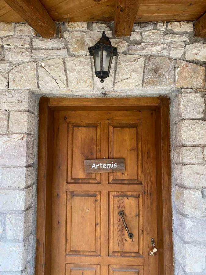 Mezonetes Helmos Apartment Ano Lousoi Bagian luar foto