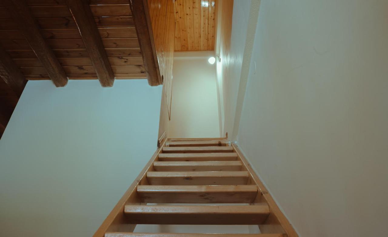Mezonetes Helmos Apartment Ano Lousoi Bagian luar foto