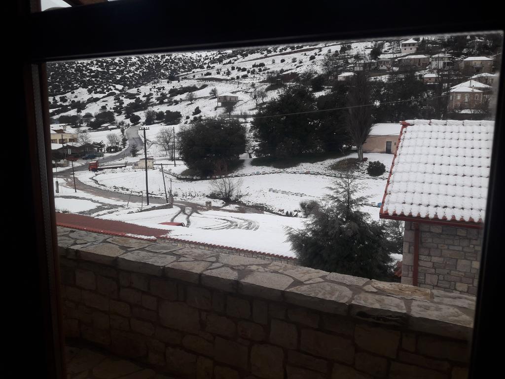 Mezonetes Helmos Apartment Ano Lousoi Bagian luar foto
