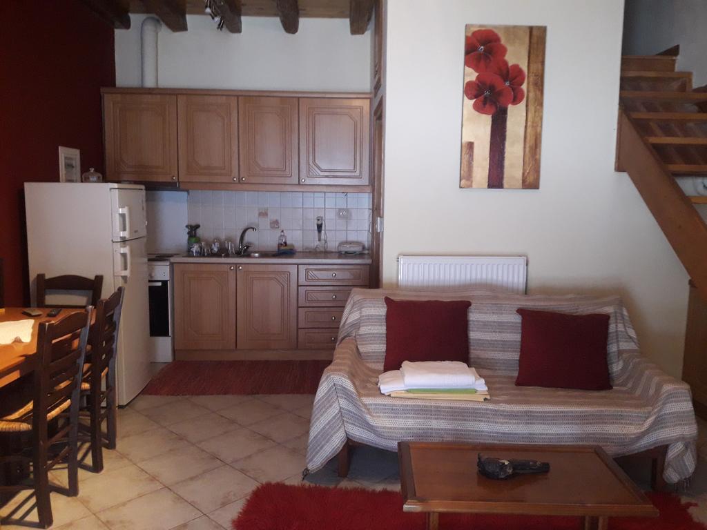 Mezonetes Helmos Apartment Ano Lousoi Bagian luar foto